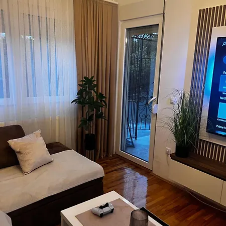 Golden Crown Apartment