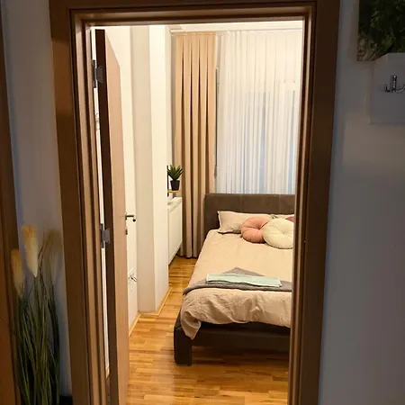 Golden Crown Apartment *